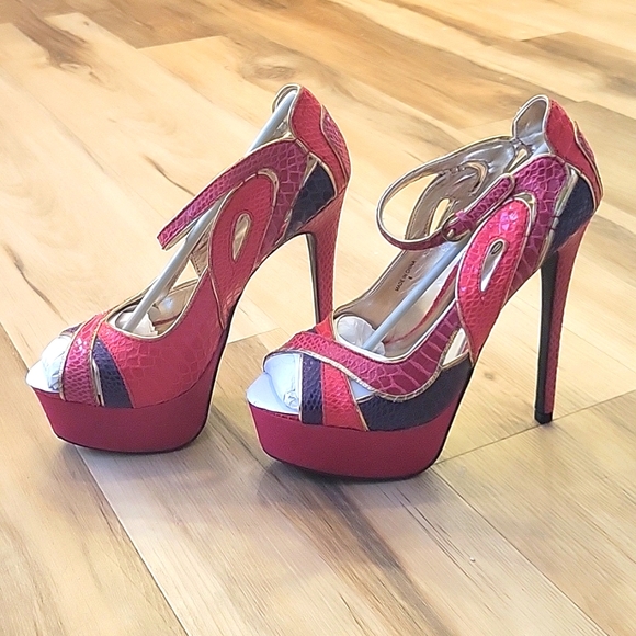 bebe Clarissa Platform High Heel Pump 8 - Picture 3 of 6